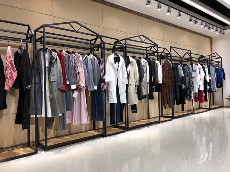 雅格尔服饰公司的品牌策略:为何它如此成功?